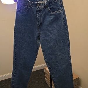 Bill Blass Easy Fit Women's Straight Jeans in Blue Denim